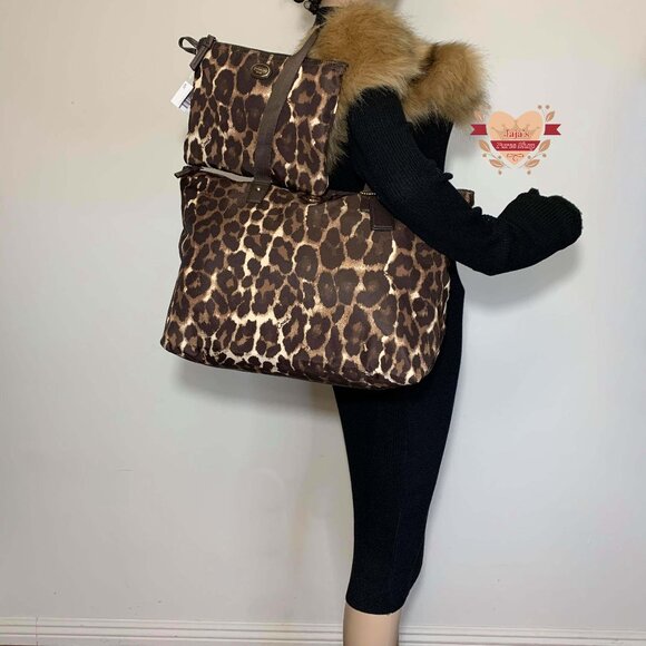 ❤️✅❤️✅SOLD❤️✅❤️✅🤎Coach Signature Fabric-Nylon Bag & Snap Pouch🤎 - Picture 12 of 16